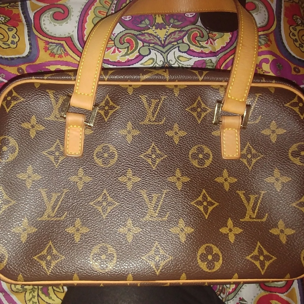 SOLD**Authentic LV cite mm bag